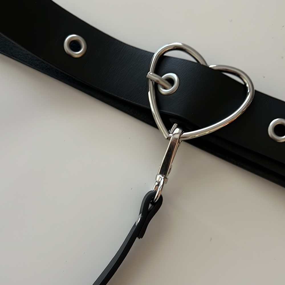 Hot Topic belt - Picture 2 of 4